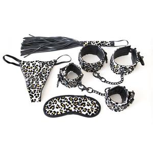 Комплект - плетка, наручники, оковы, маска, стринги, цвет серебрянный леопард